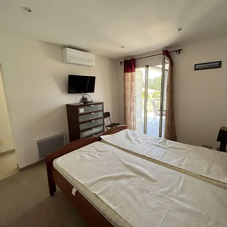 Villa Charmante 3 Avec Piscine Privee A 10 Min De La Plage, Climatisee, Parking - Fr-1-607-26 *